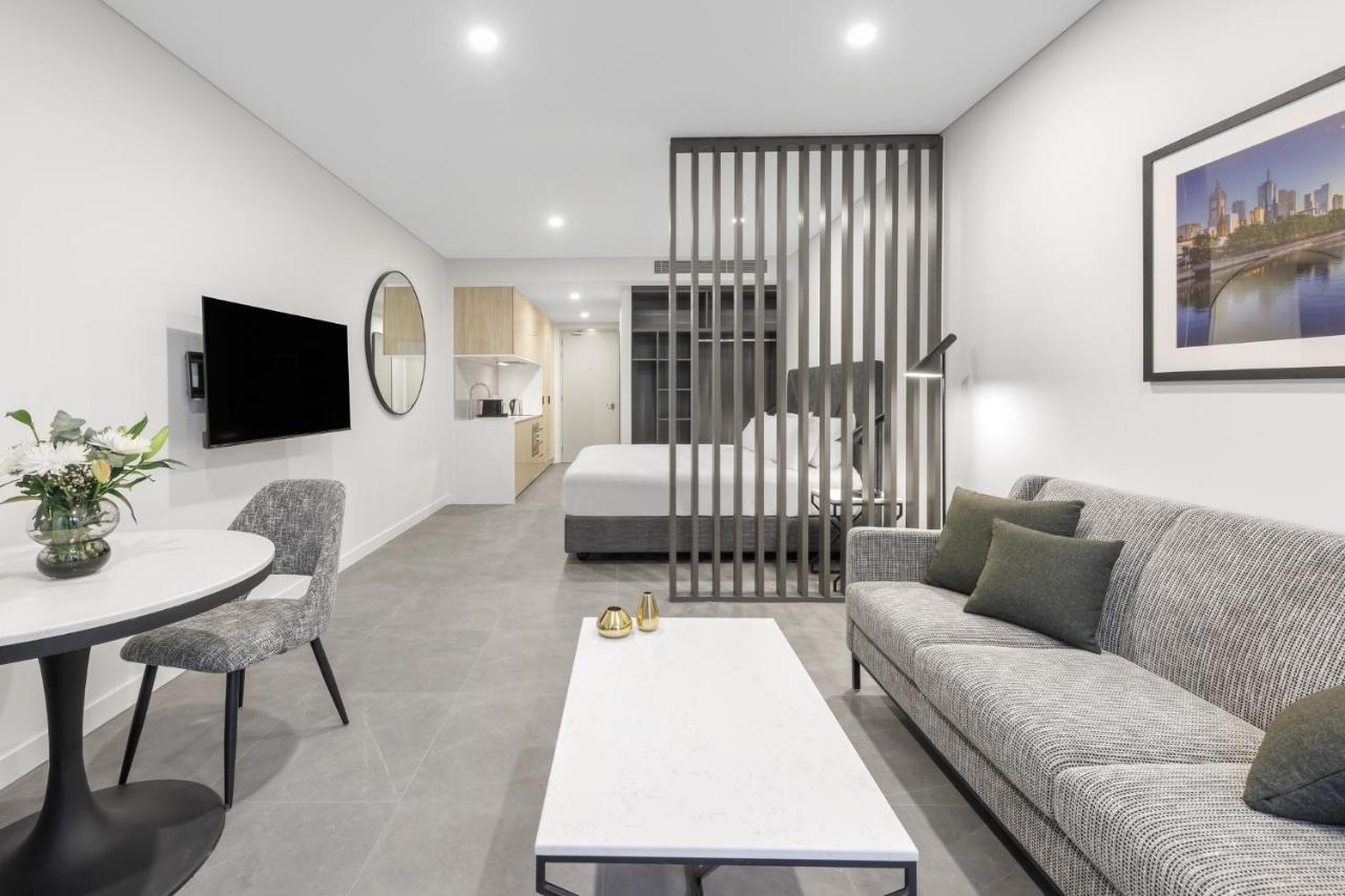 Meriton Suites Melburne Exterior foto A typical Studio apartment