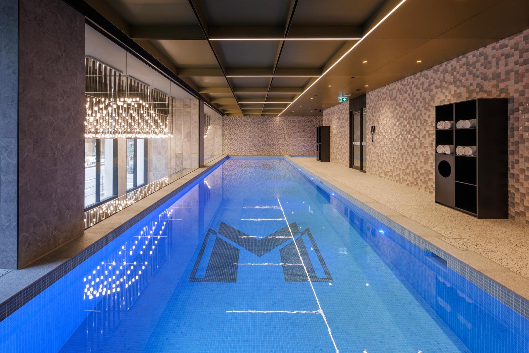 Meriton Suites Melburne Exterior foto The pool at the 2017 edition of the 100 Best Hotel & Spa Design Awards